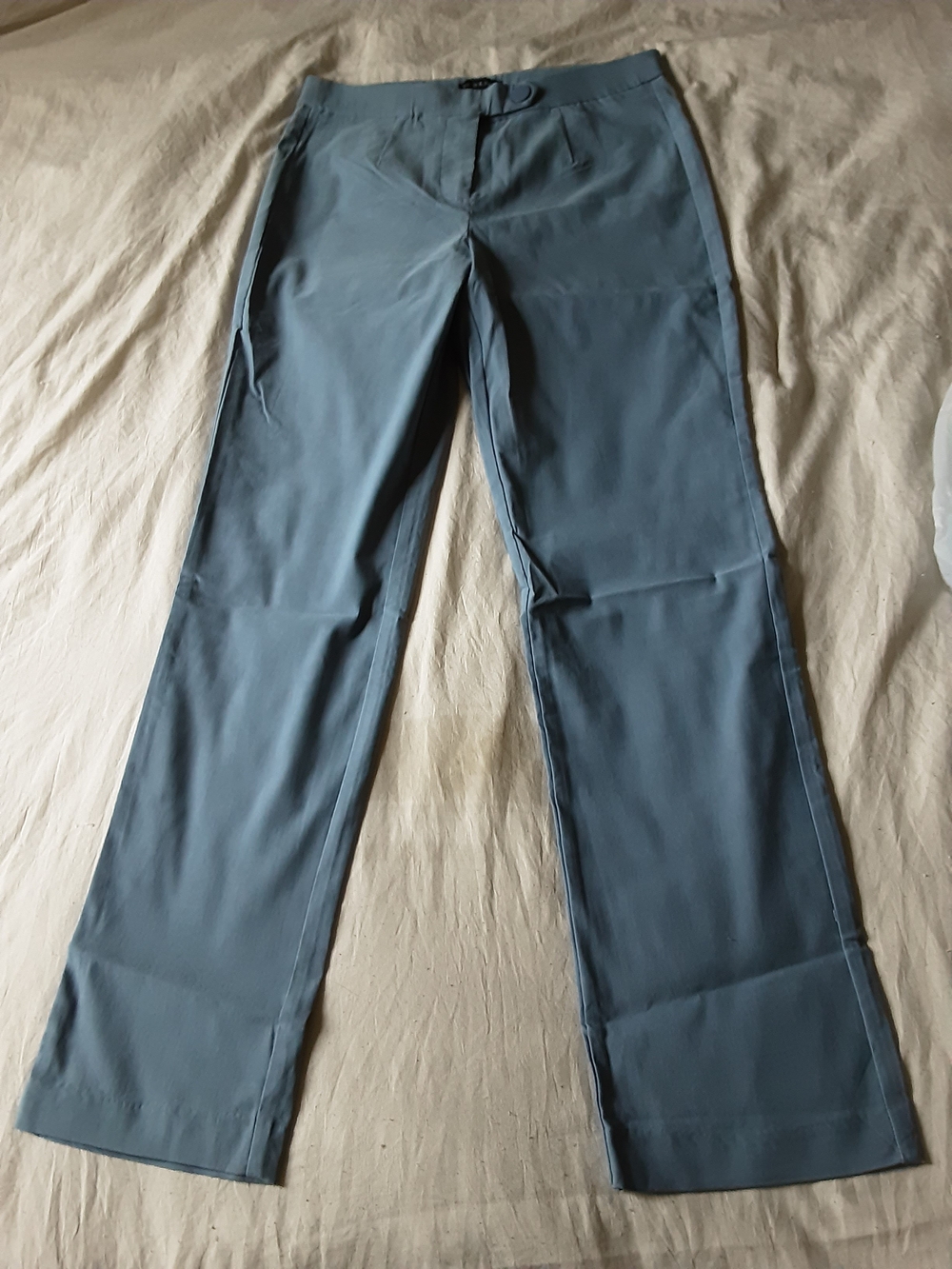 NWOT Violets & Roses Blue Dress Pants